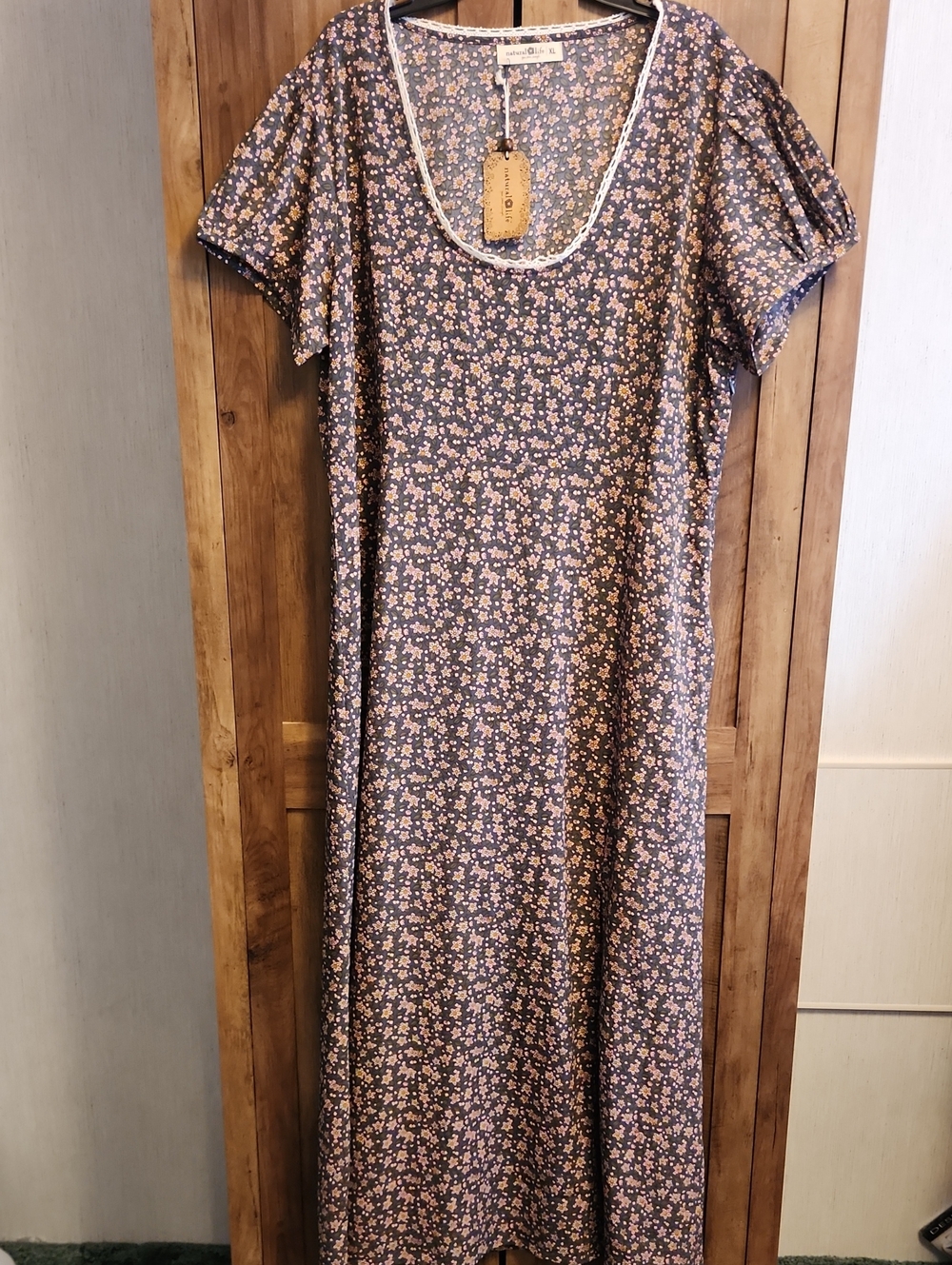 NATURAL LIFE Flowy Floral Boho Plus Dress W/Crochet Trim Neckline & Side Split